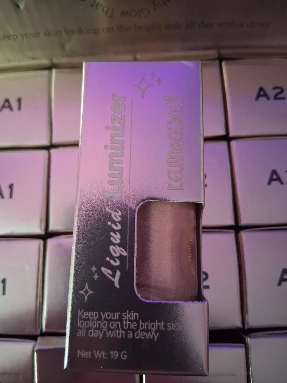 KEVIN & Coco Liquid Luminizer - Shimmer And DEWY